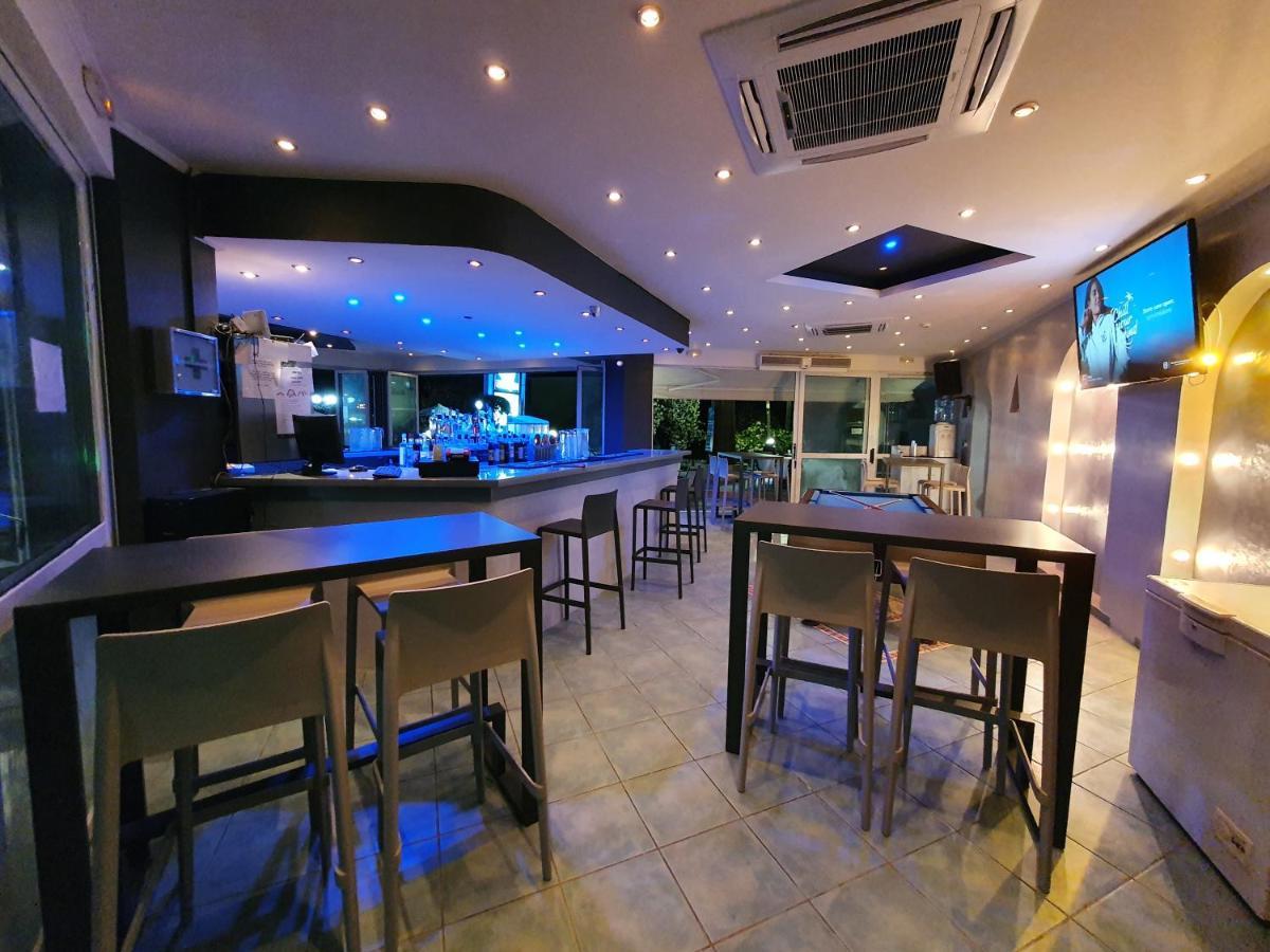 Vivian Hotel Laganas Bagian luar foto