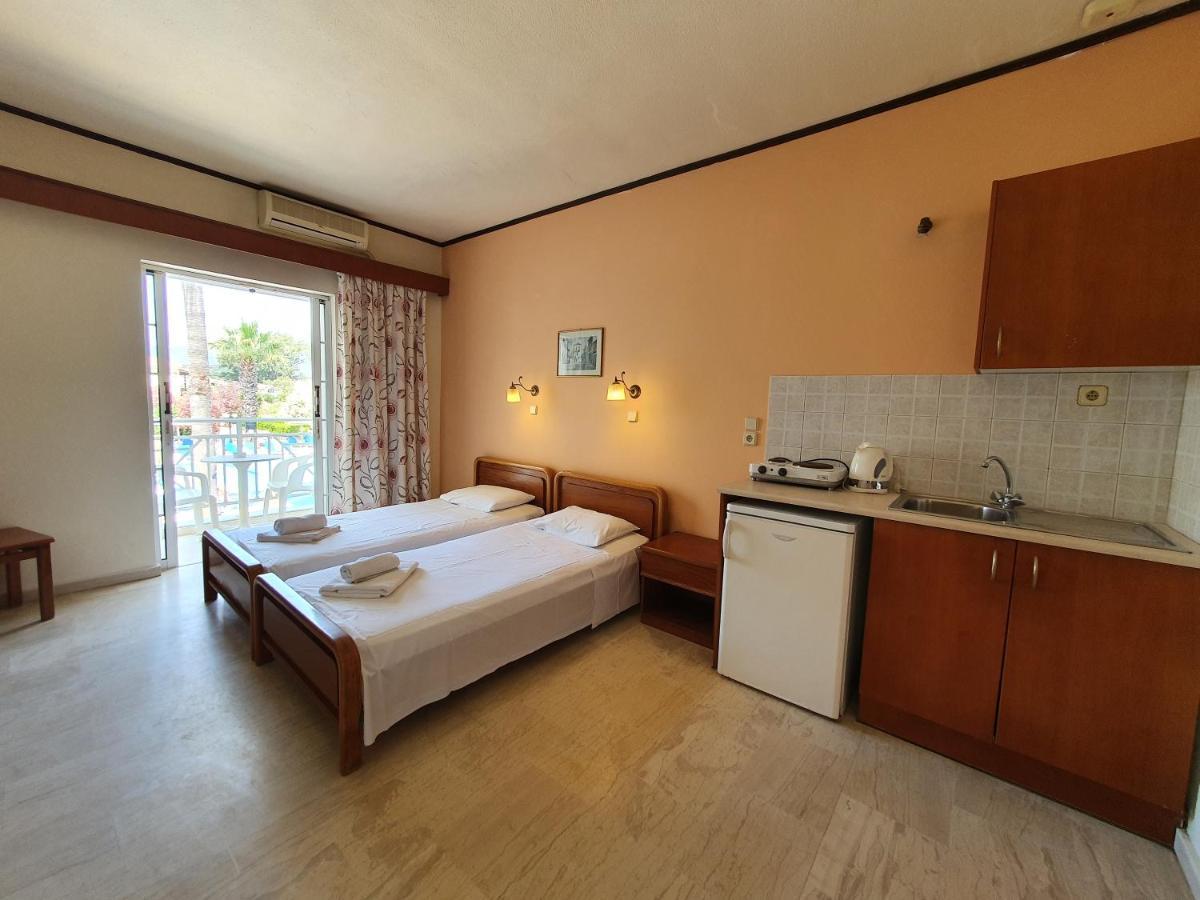 Vivian Hotel Laganas Bagian luar foto