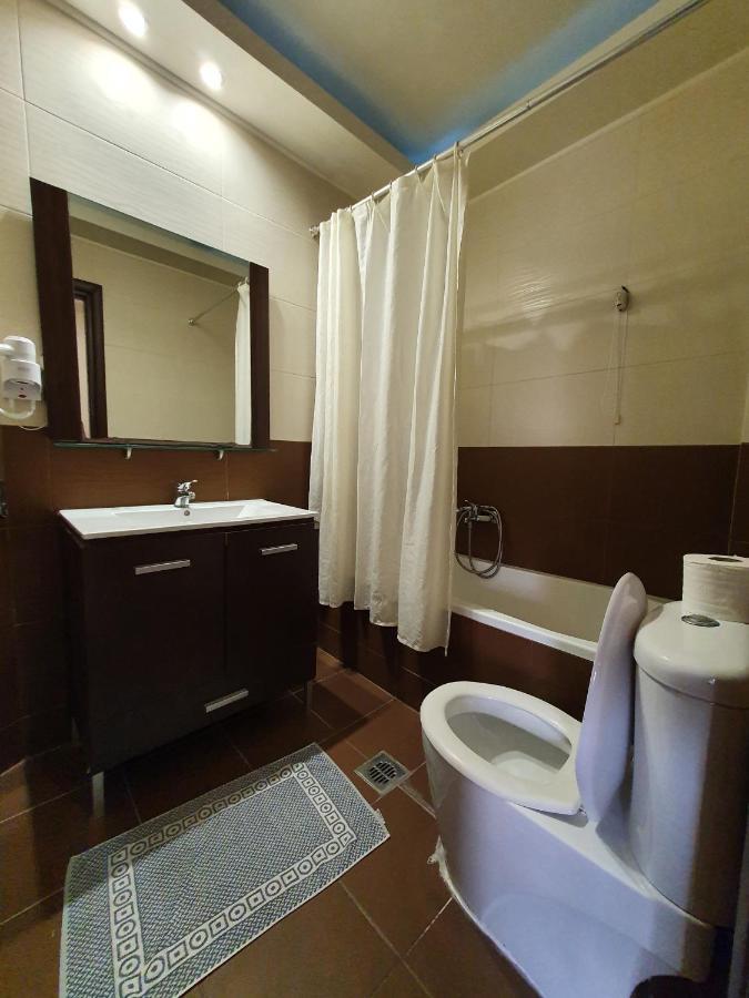 Vivian Hotel Laganas Bagian luar foto